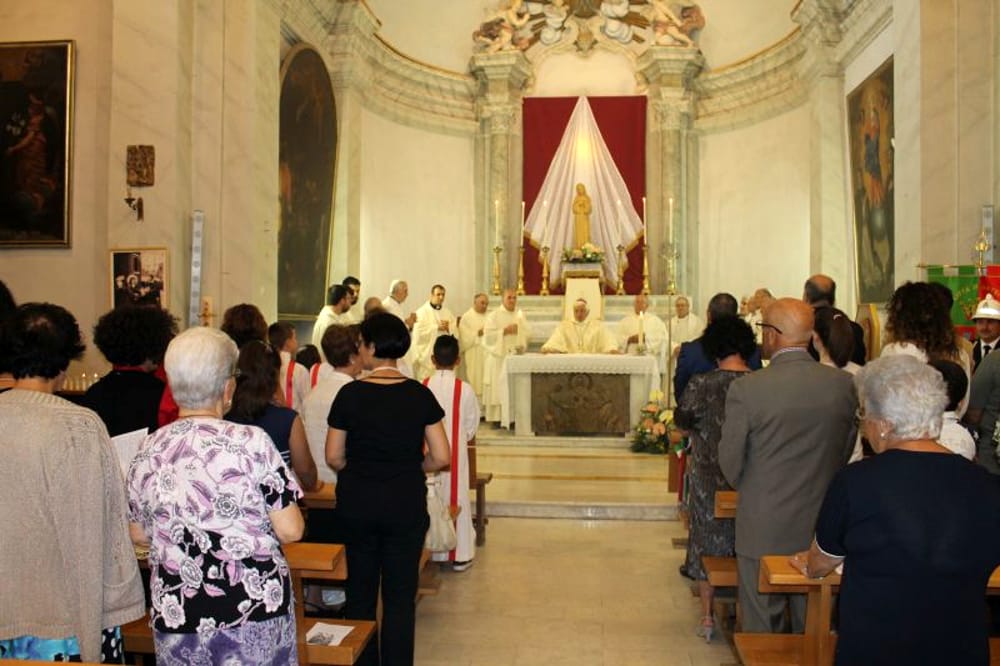 Assemblea liturgica riunita nella chiesa della Madonna del Rosario di Artena